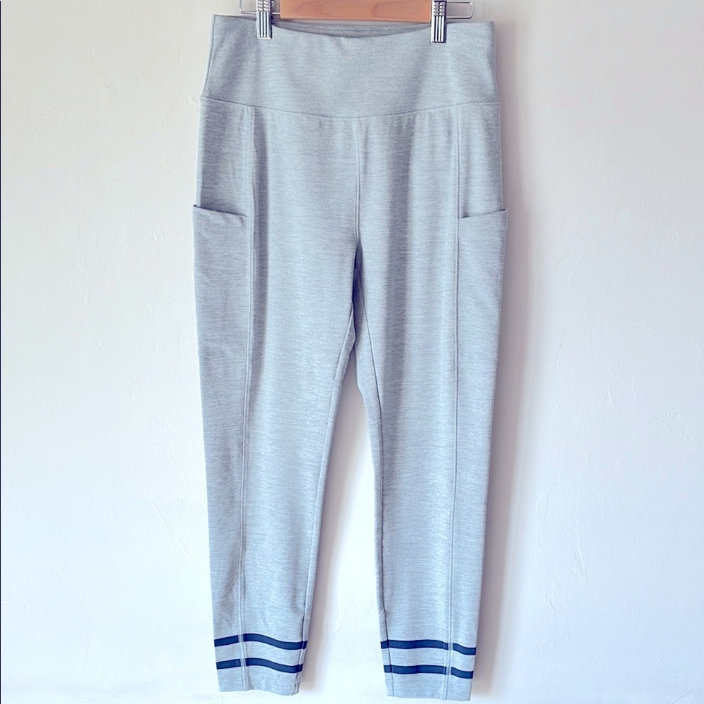 Vineyard Vines Skip Monday Heathered Performance Leggings in Sharkskin